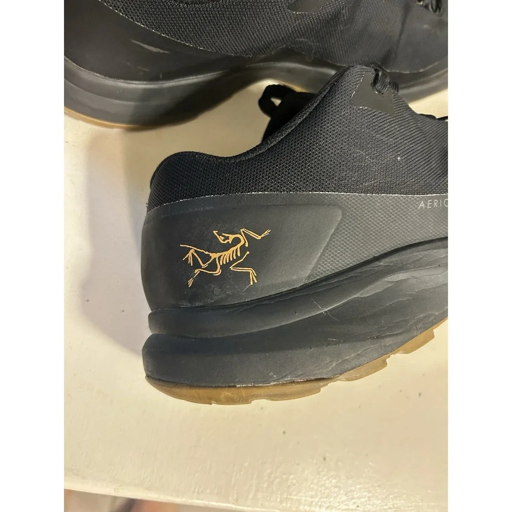 Arc'teryx Men's Aerios FL Trail Shoe in Black with Gum Outsole